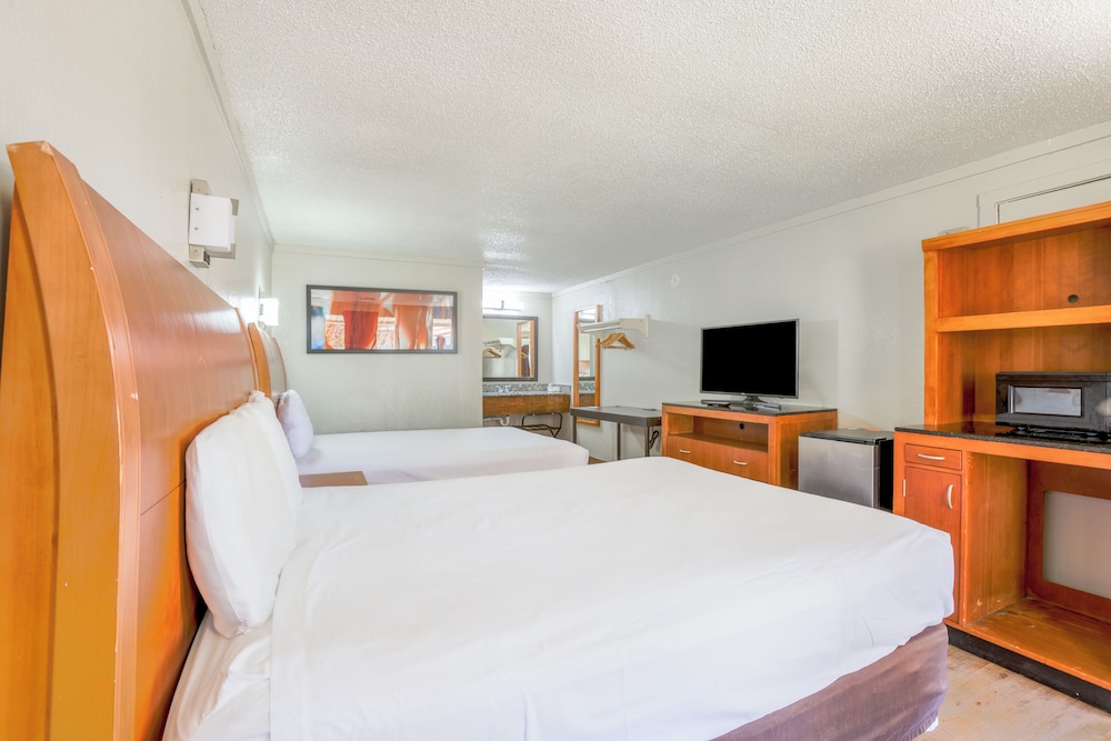 Cozy Garden Inn By OYO Hwy 40 Richmond - photo 30