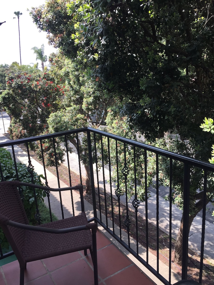 The Eagle Inn - photo 105