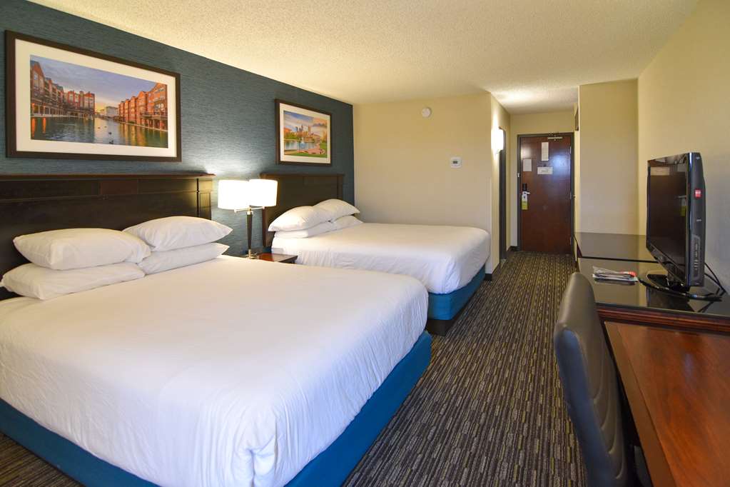 Best Western Plus Indianapolis North at Pyramids - photo 13