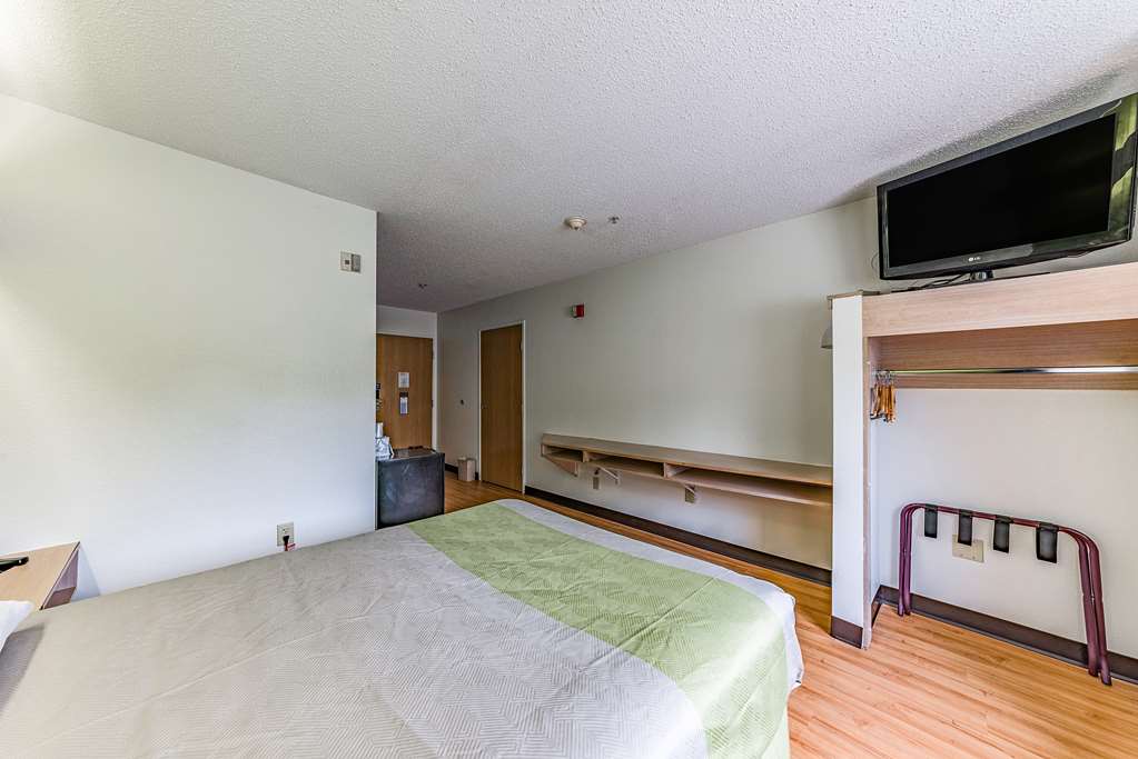 Motel 6 Charlotte NC University - photo 4