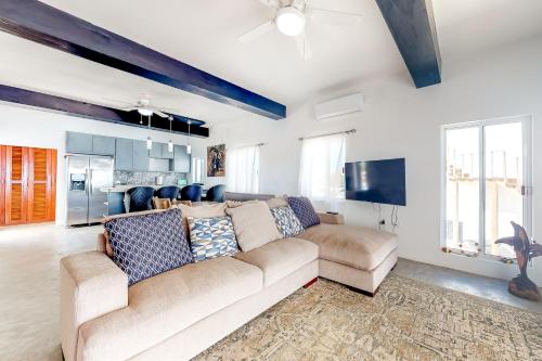 Jackson's Paradiso Gold Standard Certified — 4-Star Luxury Hotel in San Pedro, Belize
