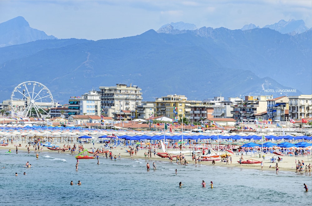 Hotel Lungomare — hotel in Camaiore