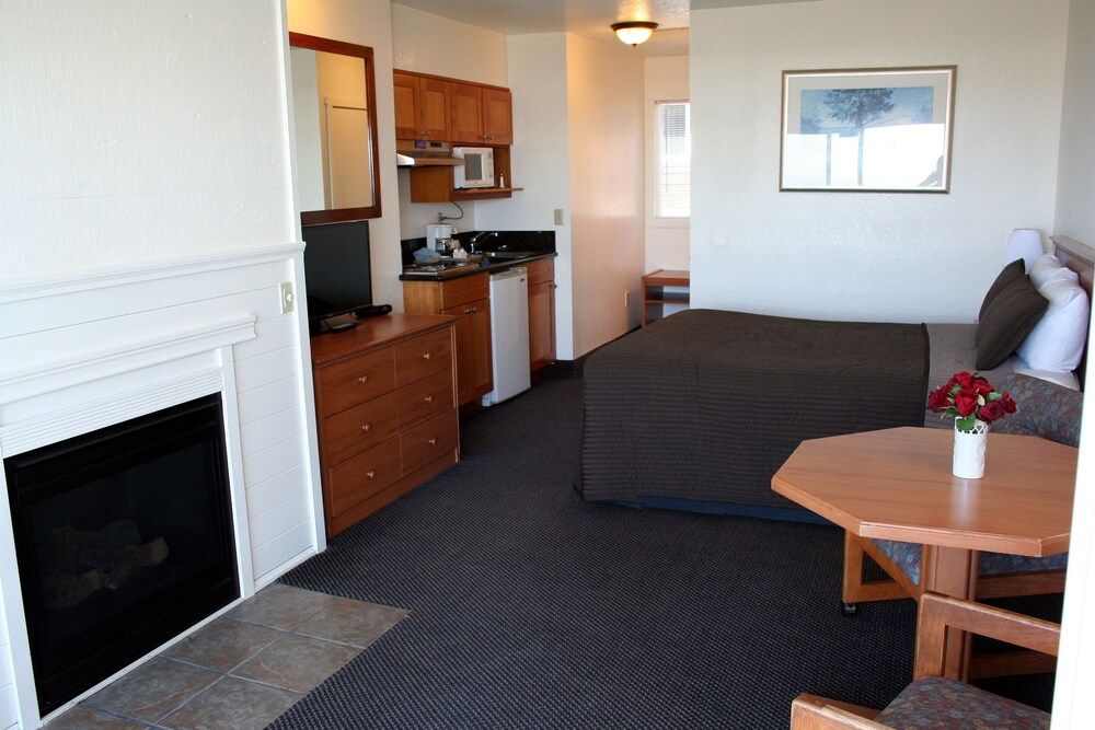 Sunset Surf Motel - photo 6