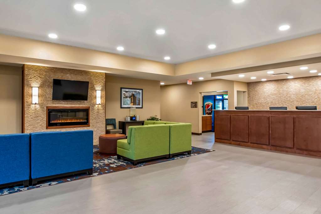 Comfort Inn and Suites Ames near ISU Campus - photo 7