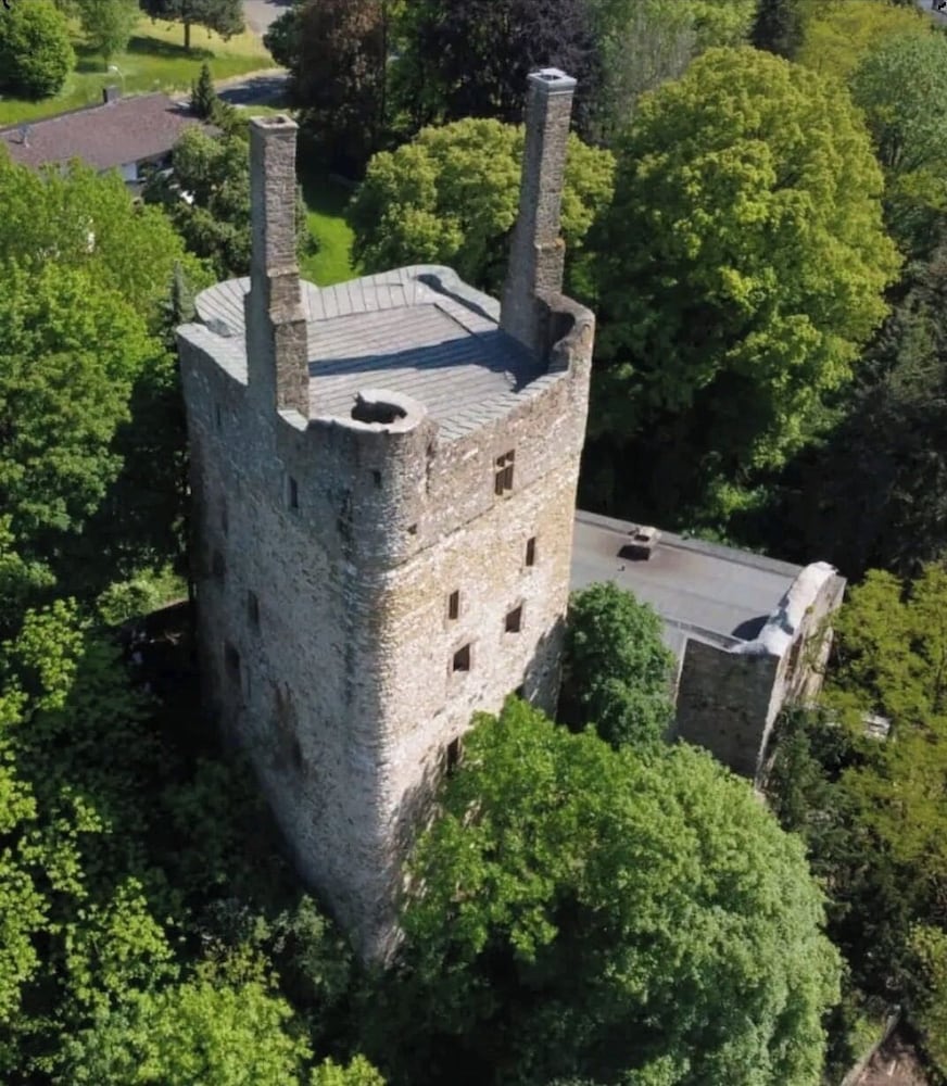 Burg Hermannstein Kingsroom — Wetzlar
