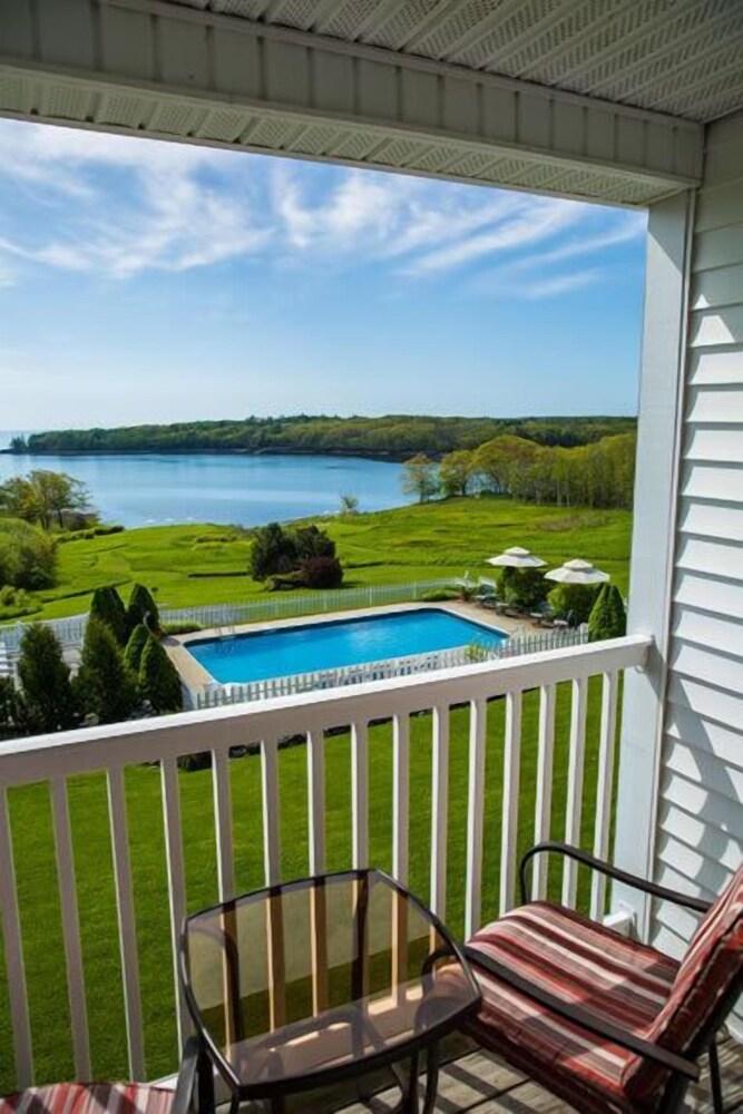 Strawberry Hill Seaside Inn - photo 11
