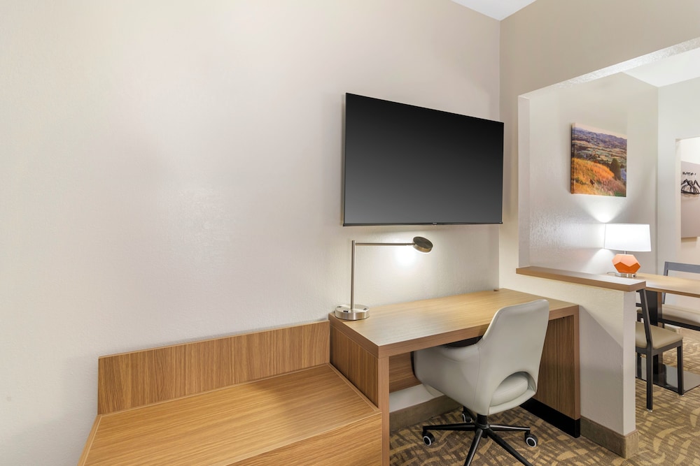 EverSpring Suites - photo 18