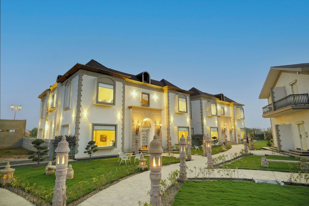 French Riviera A Boutique Hotel — hotel in Samalkha