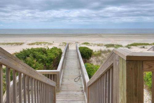 A Sandy Feet Retreat - photo 7