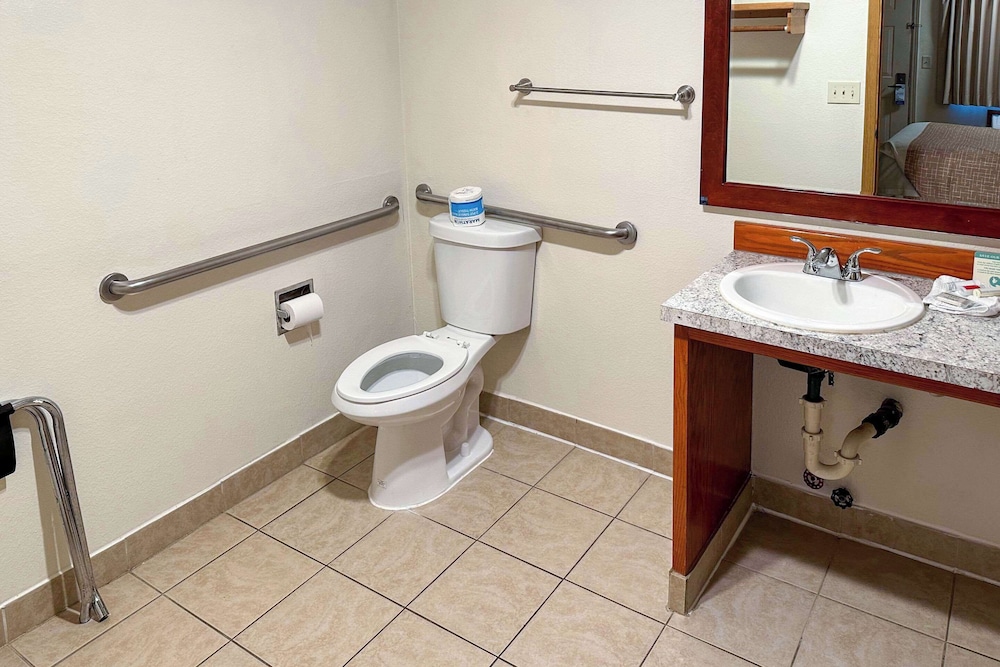 Econo Lodge Edmonds North Seattle - photo 28