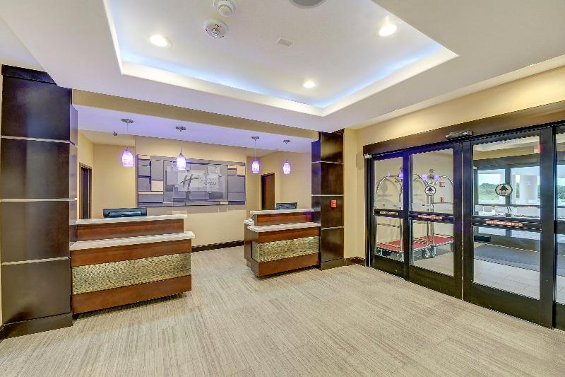 Holiday Inn Express & Suites Carrizo Springs by IHG — hotel in Carrizo Springs