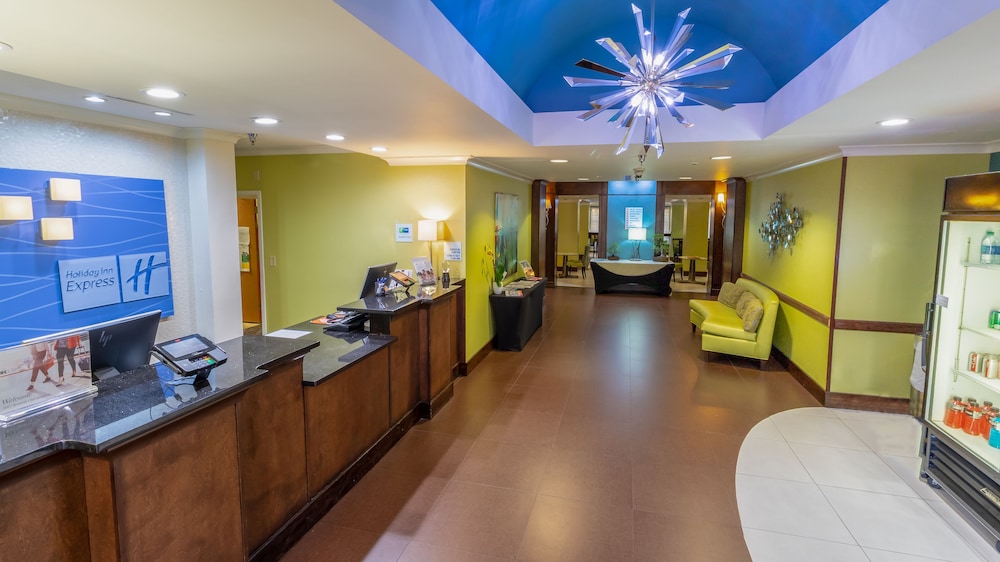 Holiday Inn Express Hotel & Suites Birmingham Irondale by IHG - photo 56