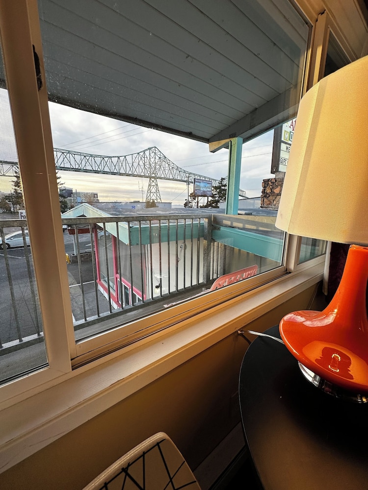 Atomic Motel - photo 39