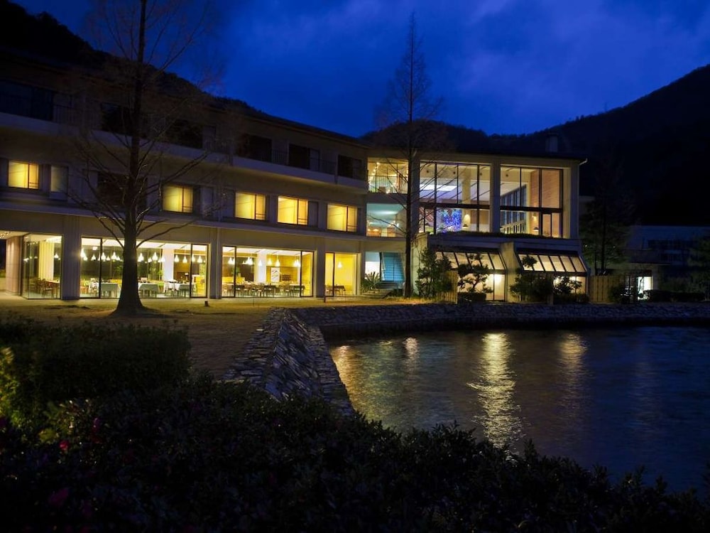 Hotel Suigekka in Obama, Japan