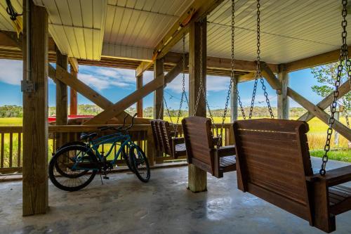 Coastal Living by Oak Island Accommodations - photo 42