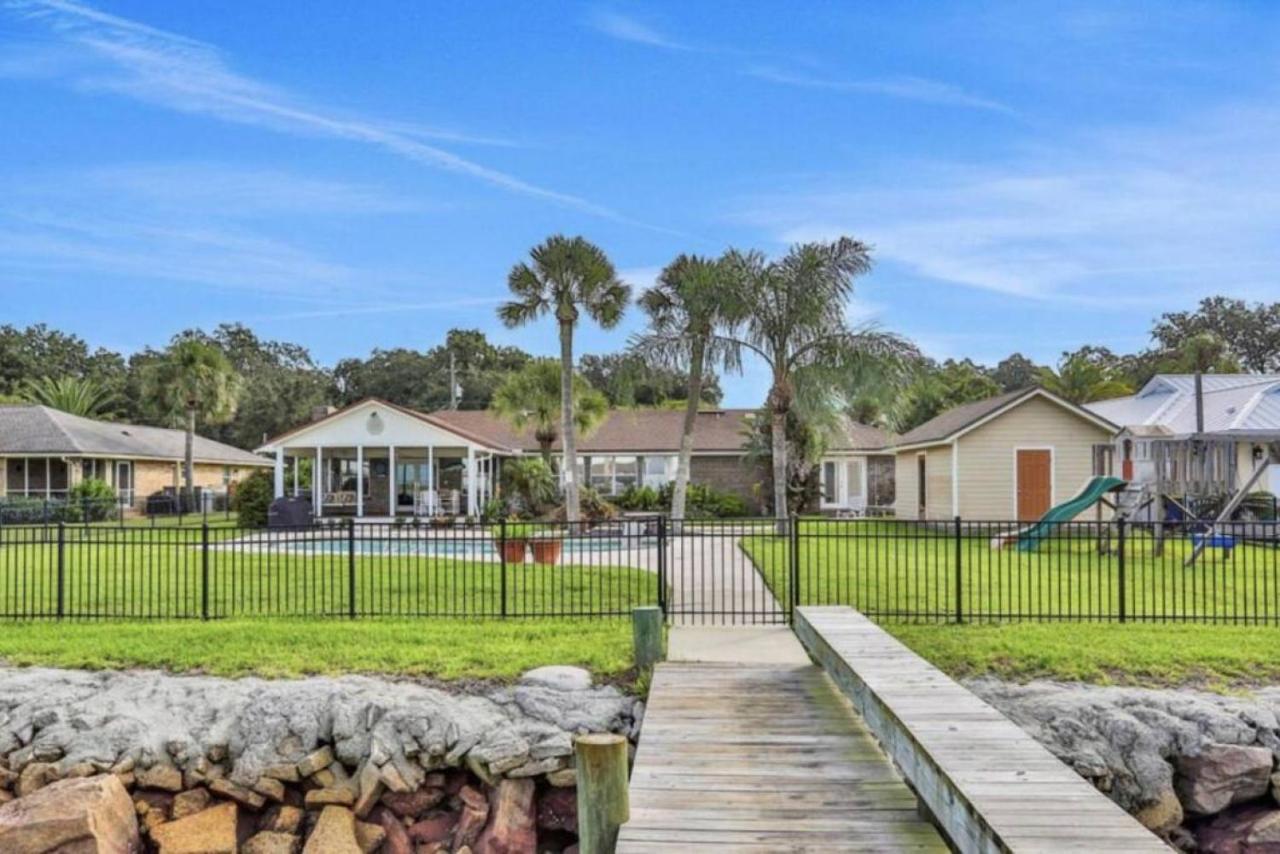 Peaceful Island Retreat Heated Pool Gym Private Dock in Jacksonville, United States