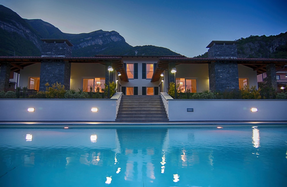 Ville Mirage — 4-Star Luxury Hotel in Tremezzo, Italy