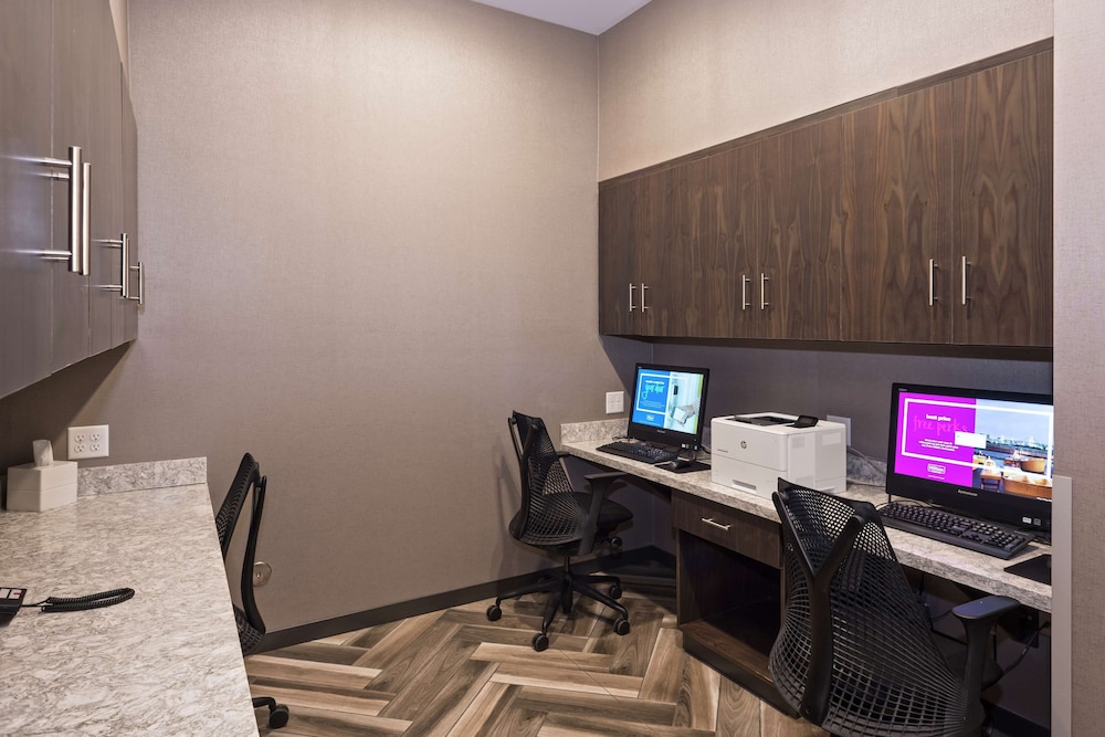 Hampton Inn & Suites Minneapolis University Area - photo 28
