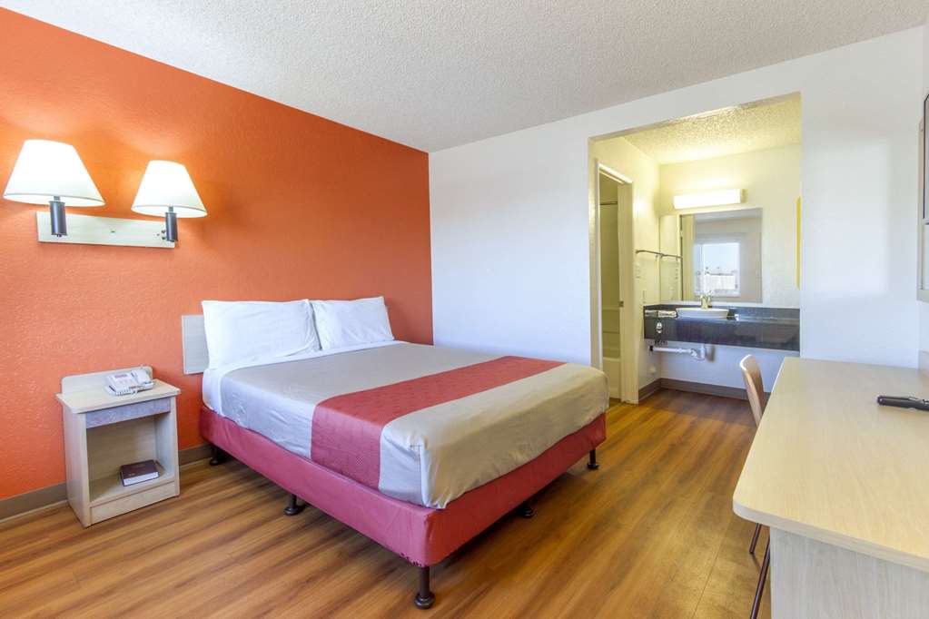 Motel 6 Phoenix AZ Airport 24th Street - photo 12