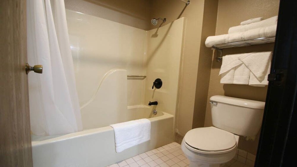 Woodside Dells Hotel & Suites - photo 22
