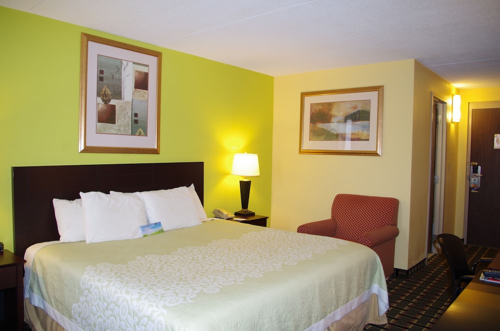 Days Hotel & Conference Center by Wyndham Danville - photo 16