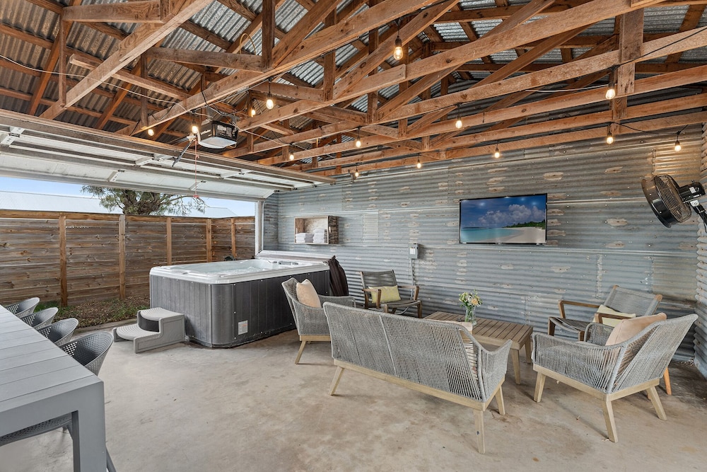 The Spot — hotel in Harper