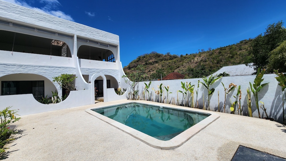 Bnaya Villa Riverside — 4-Star Luxury Hotel in Amlapura, Indonesia