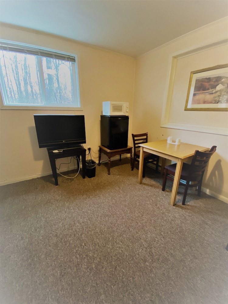 Country Place Inn And Suites - photo 5
