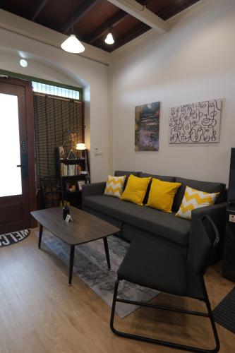 Entire Home 2BR 2BA Chinatown near Yaowarat Songwat