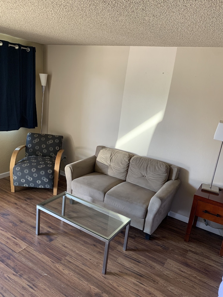 Smokey Point Motor Inn - photo 41