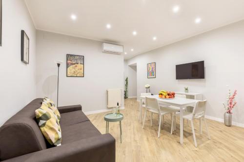 Hostly Suite Apartment Laterano Walk to Colosseum — 4-Star Luxury Hotel in Rome, Italy