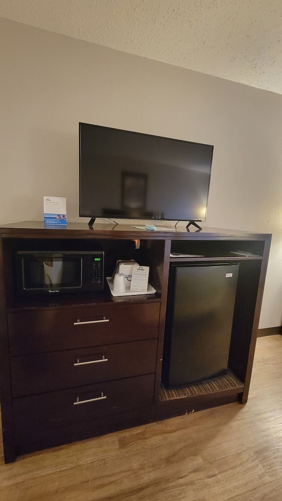 Days Inn by Wyndham Sheridan - photo 5