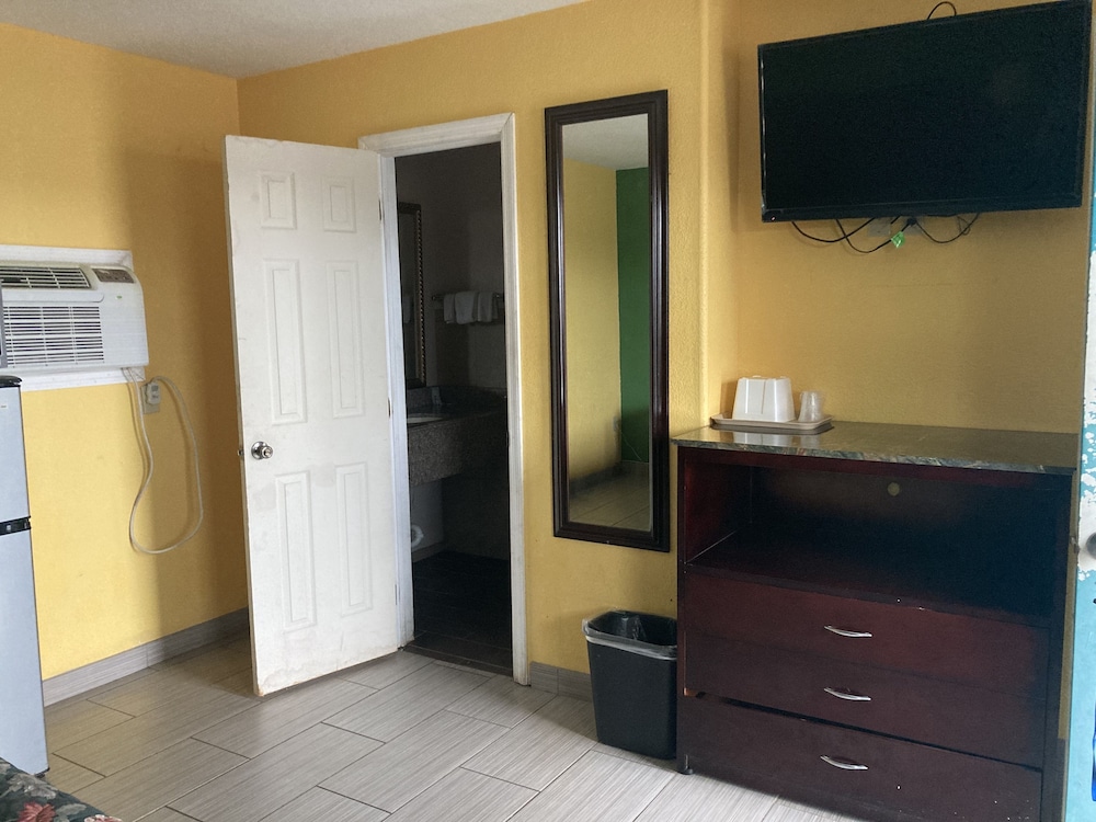 Capri motel — Alice — photo 5