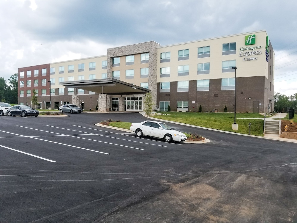 Holiday Inn Express & Suites Charlotte NE University Area by IHG - photo 62