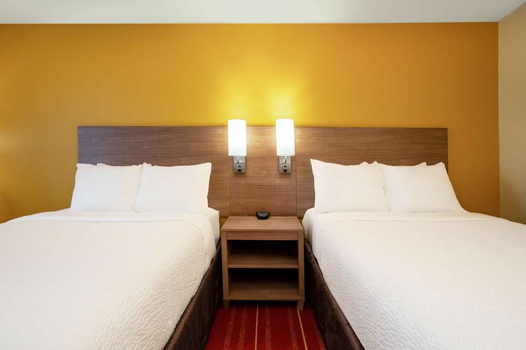 Days Inn by Wyndham Marquette - photo 20