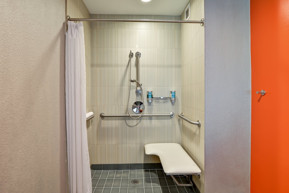 Aloft Phoenix Airport - photo 13