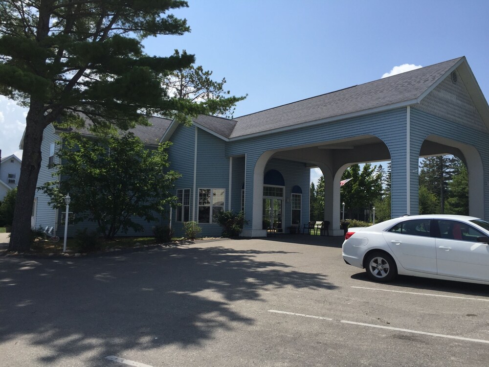 Fairview Beachfront Inn & Waterpark - photo 15