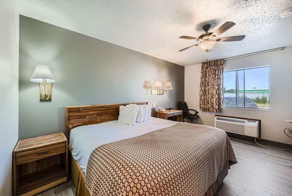 Travelodge by Wyndham Longmont - photo 12