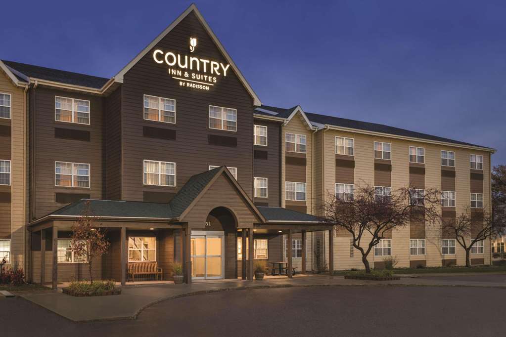 Country Inn & Suites by Radisson Dakota Dunes SD - featured photo