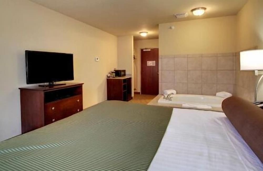 Cobblestone Inn & Suites Harvey - photo 22