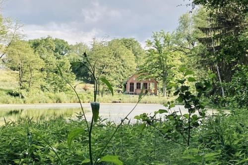 Dall - carbon neutral hotel in Unknown City