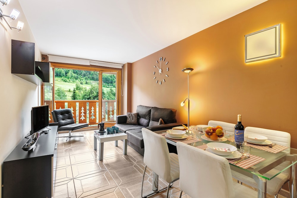 Andorra Mountain Accommodation — 4-Star Luxury Hotel in El Tarter, Andorra