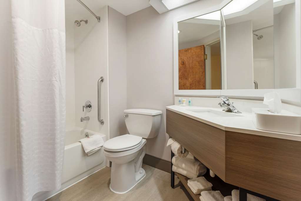 Comfort Inn & Suites LaVale Cumberland - photo 23