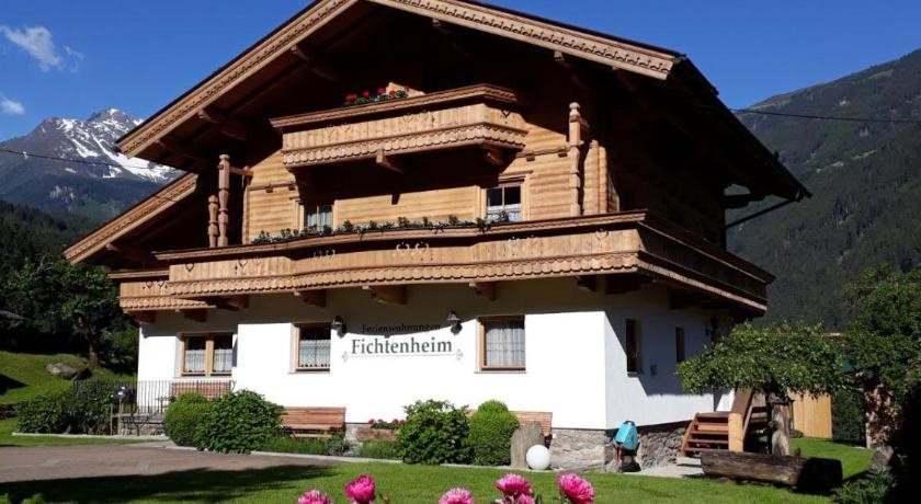 Ferienwohnungen Fichtenheim — 4-Star Luxury Hotel in Mayrhofen, Austria
