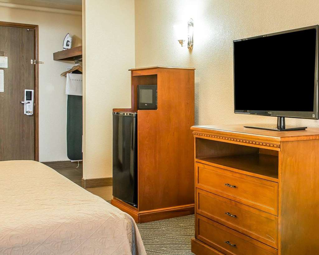 Quality Inn Gaylord - photo 11