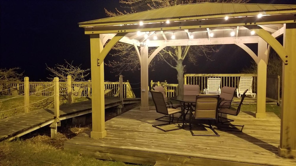 Brio Beach Inn - photo 21
