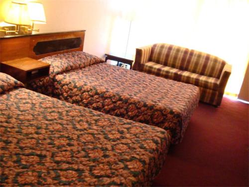 Gray Plaza Motel - photo 2