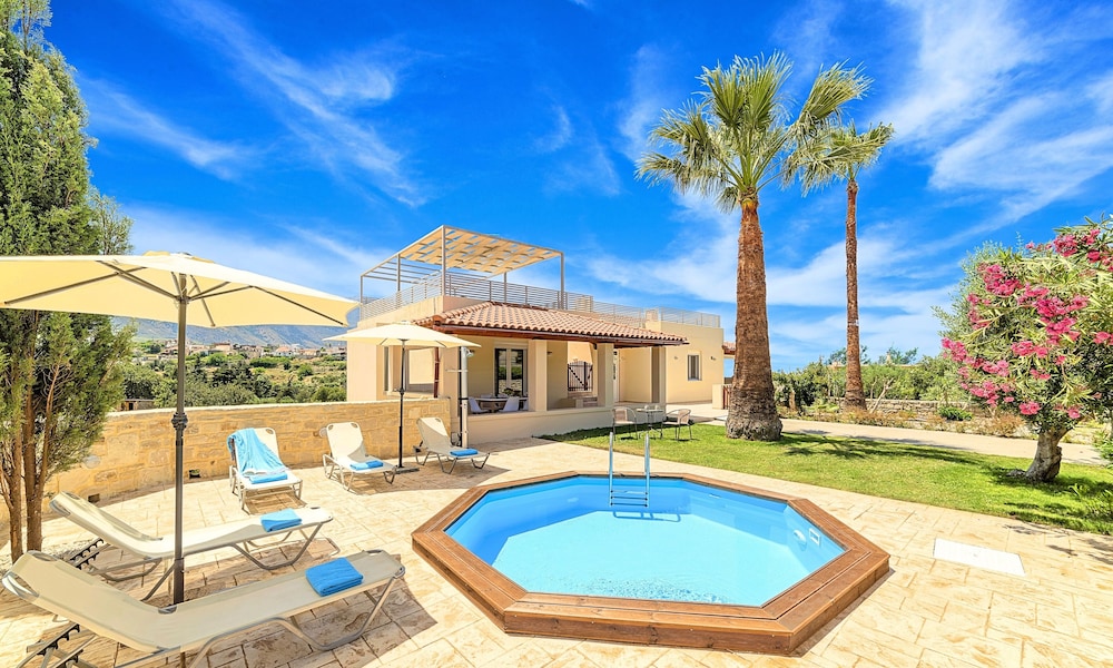 Villa di Palma Heated Pool — 4-Star Luxury Hotel in Rethymno, Greece
