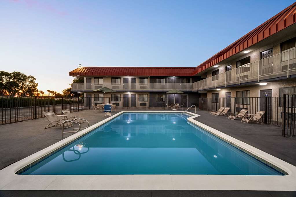 Days Inn by Wyndham Fresno South - photo 12