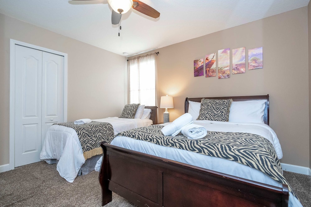1400 Stunning 8bed with amazing game room - photo 53